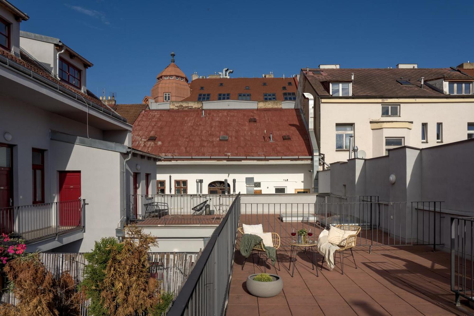 Days - Private Terrace - Spacious - Hip District