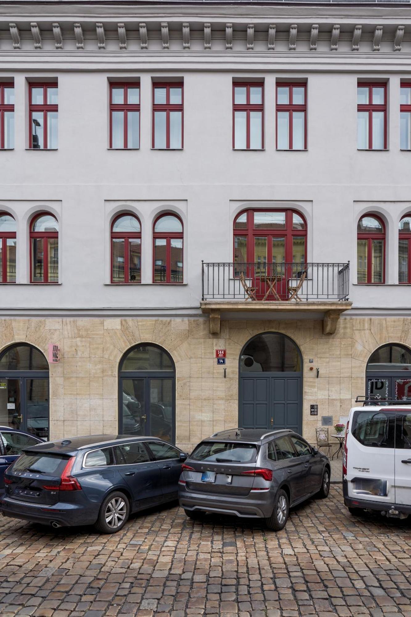 Days - Private Terrace - Spacious - Hip District Apartmán Praha