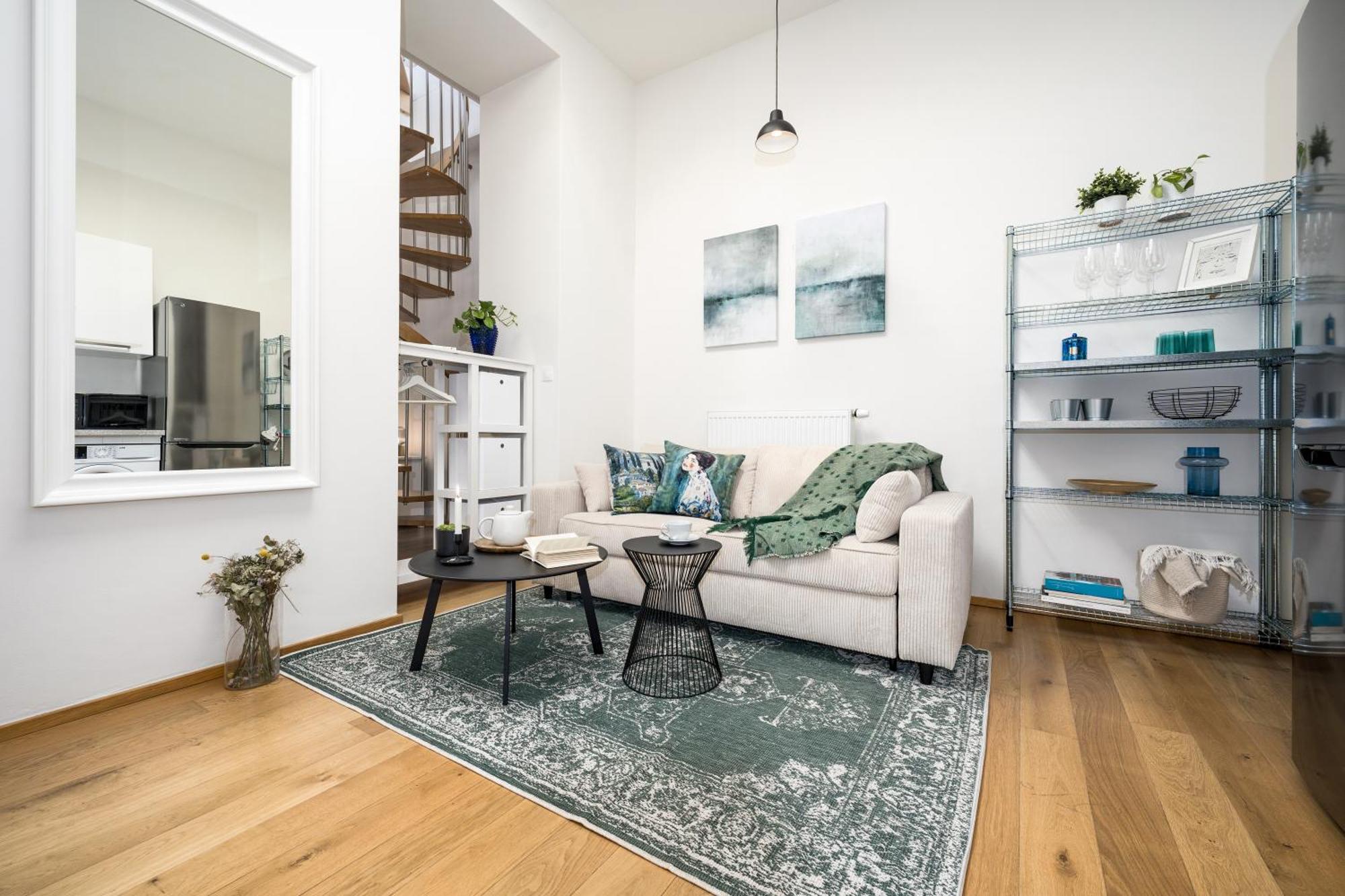Days - Private Terrace - Spacious - Hip District *