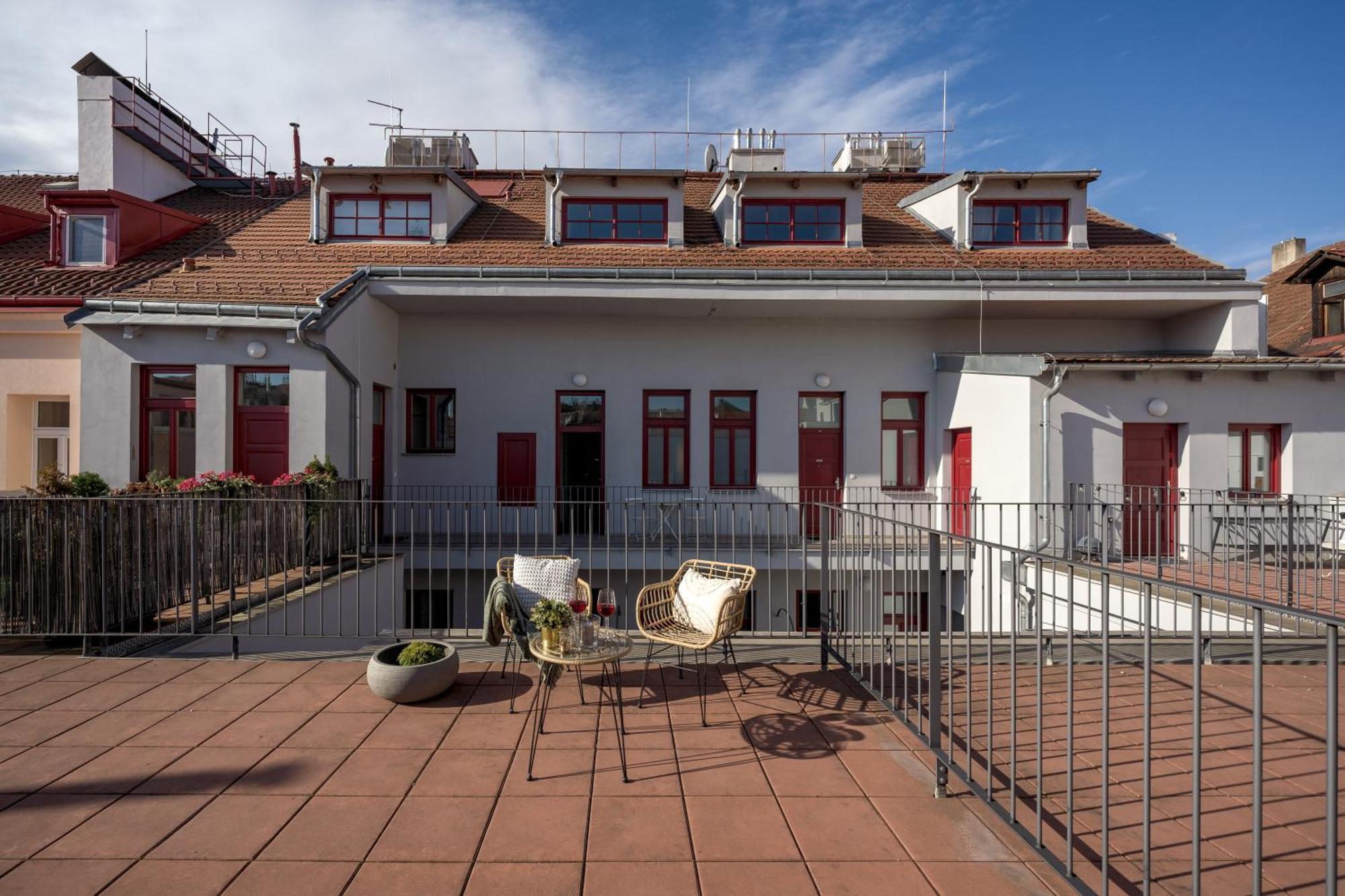 Days - Private Terrace - Spacious - Hip District *