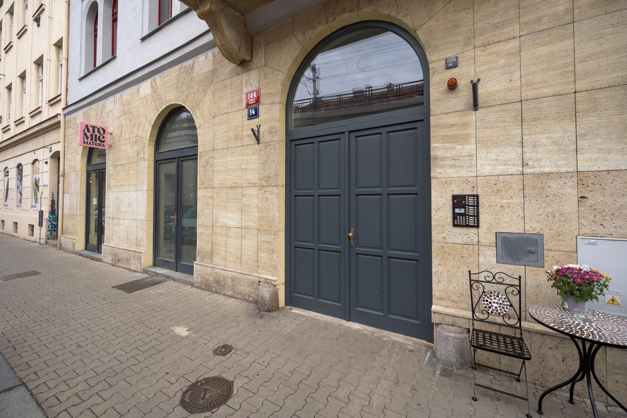 Apartment Days - Private Terrace - Spacious - Hip District *